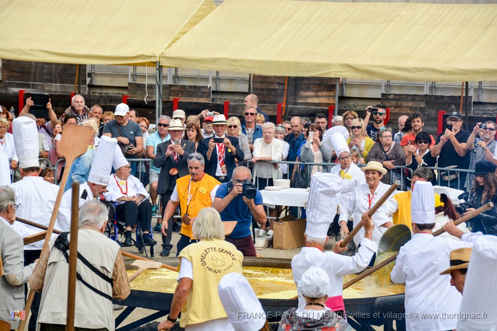 omelette geante 37.jpg - Fréjus (83) - L'omelette géante - 10 septembre 2017.