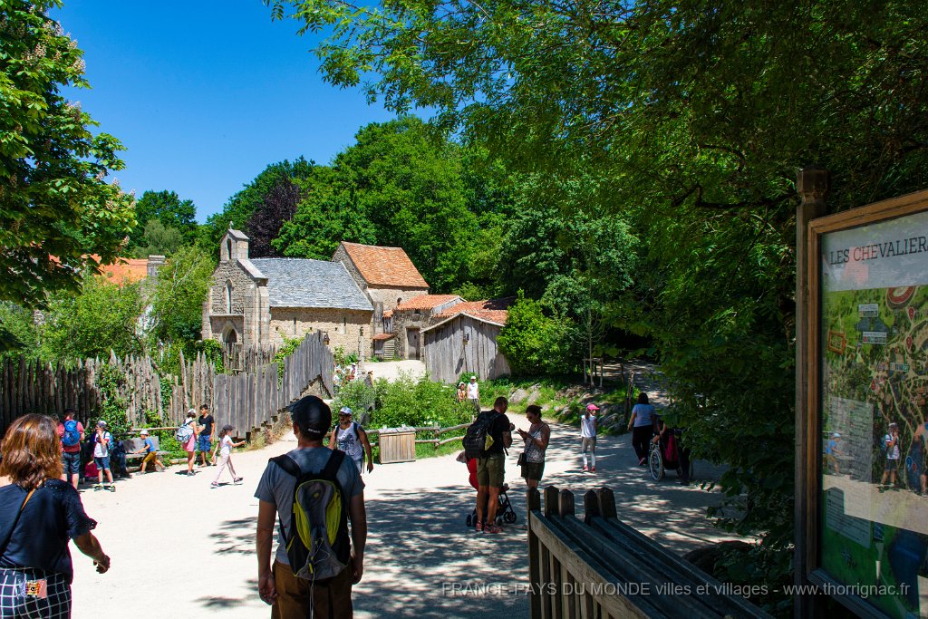 Village medieval 5.jpg - Puy du Fou (85) - Le village médiéval - Mai 2019