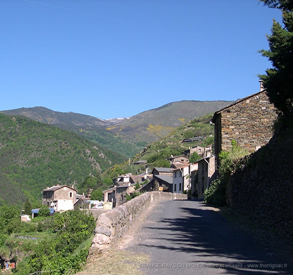 DSCN1919.JPG - Entrée du village.