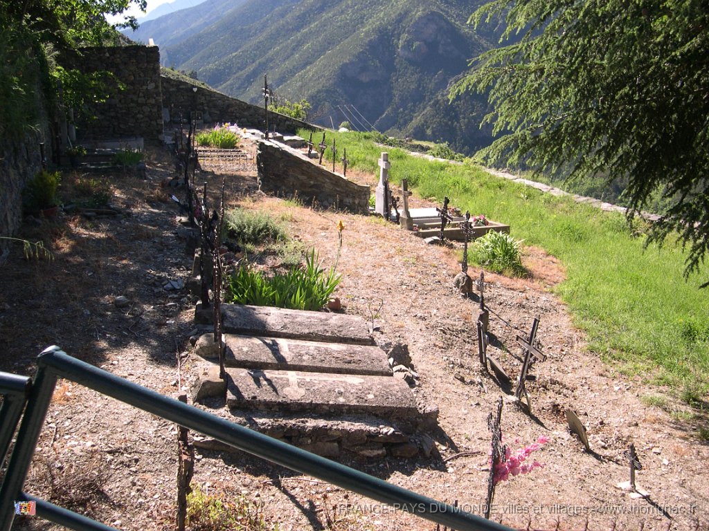 DSCN1927.JPG - Le cimetière.