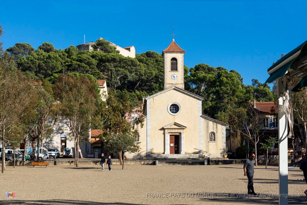 Eglise Sainte Anne 11.jpg - 59  - Porquerolles (Hyères) - 83 - L'église Sainte Anne