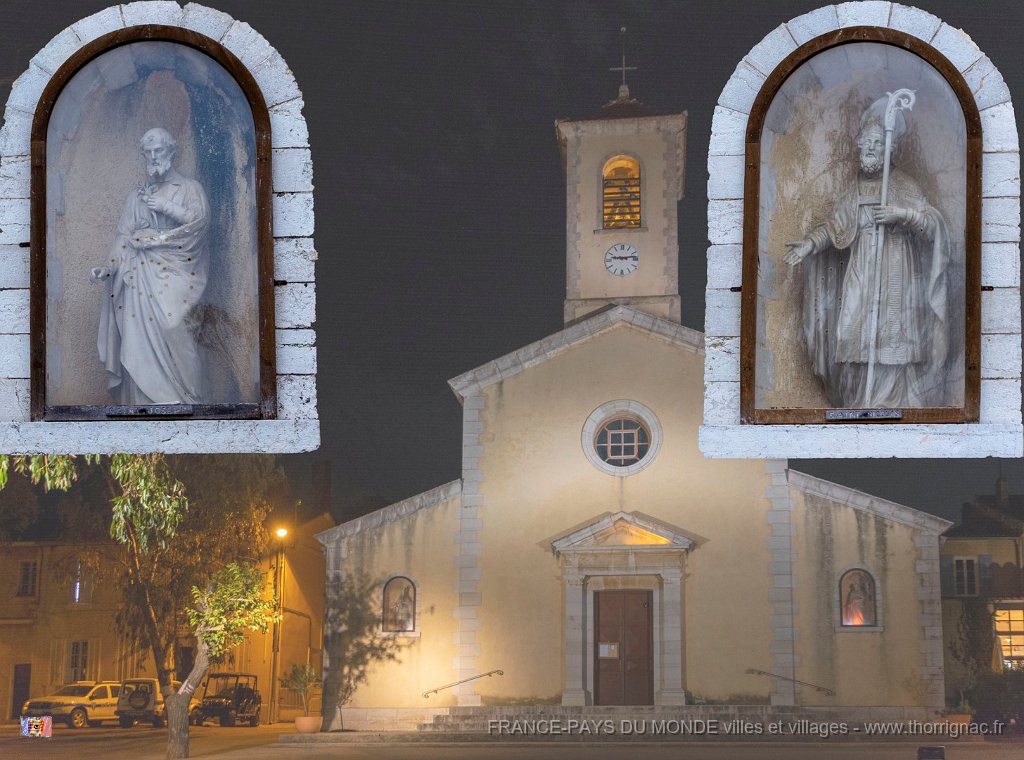 Eglise Sainte Anne avec Saints .jpg - 62  - Porquerolles (Hyères) - 83 - L'église Sainte Anne. Saints se situant de chaque côté de l'entrée à l'extérieur