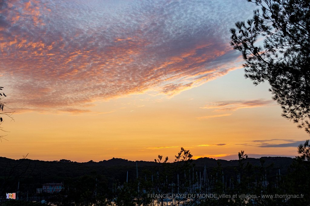 coucher de soleil 1.jpg - 126  - Porquerolles (Hyères) - 83 - Coucher de soleil depuis les hauteurs de Porquerolles
