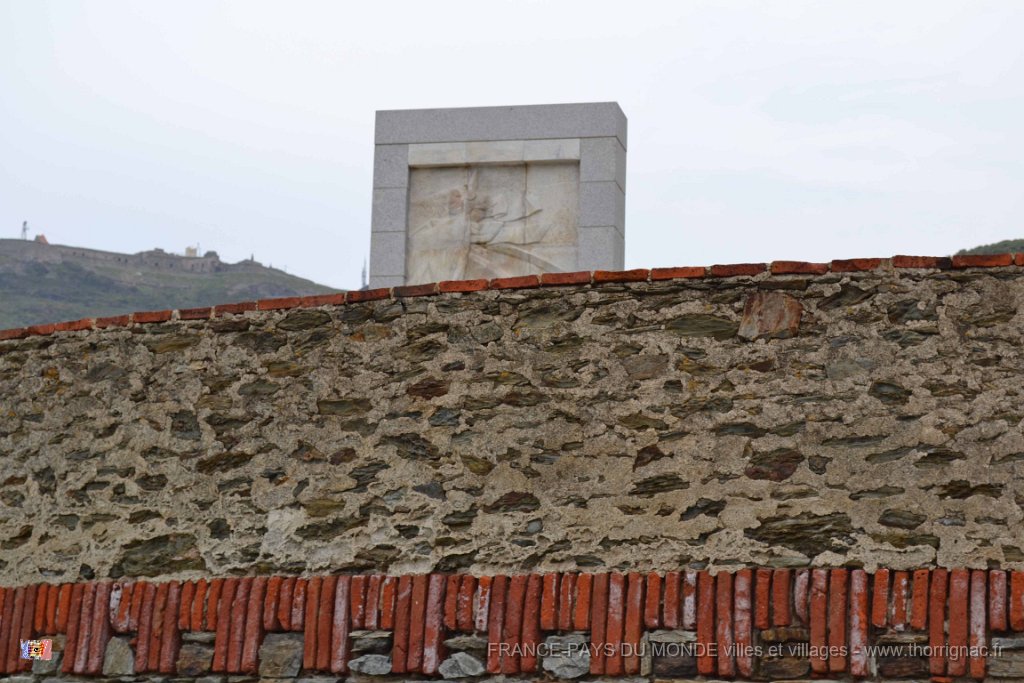 Port Vendres 14 mai 2013 76.JPG - Port-Vendres. Aperçu du monument consacré à l'Algérie française. Mai 2013