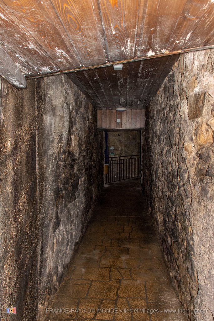 Roquefort mai 2019 32.jpg - Roquefort (12) - Le village et les caves - Mai 2019