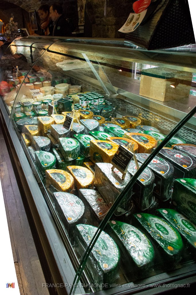 Roquefort mai 2019 36.jpg - Roquefort (12) - Le village et les caves - Mai 2019