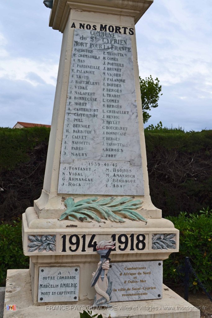 DSC0033.JPG - Saint-Cyprien. Le monument aux Morts. Mai 2013