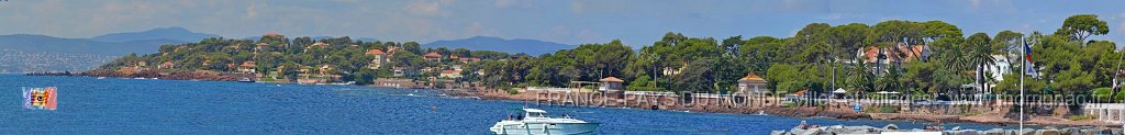 Boulouris aout 2014 13.jpg - Panorama du bord de mer à Boulouris. Août 2014