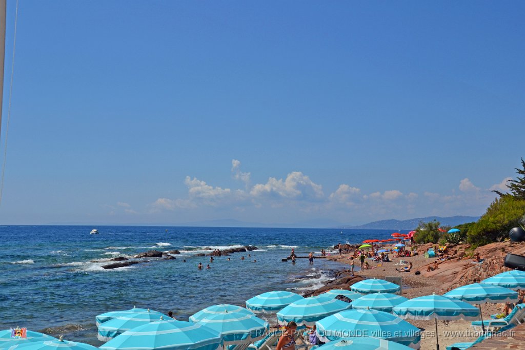 Boulouris aout 2014 15.JPG - Boulouris (commune de Saint-Raphaël), ses plages. Août 2014