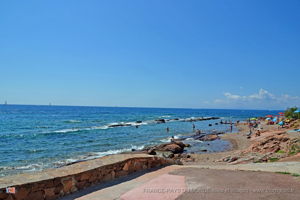 Boulouris aout 2014 16.JPG - Boulouris (commune de Saint-Raphaël), ses plages. Août 2014