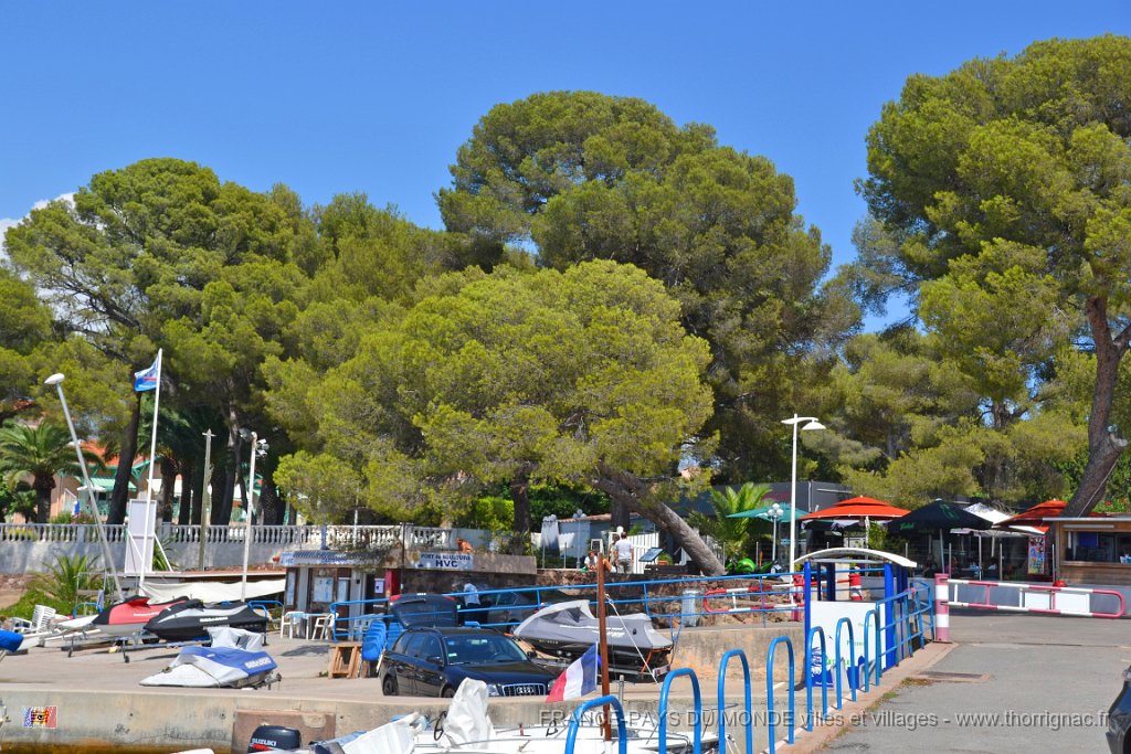 Boulouris aout 2014 2.JPG - Le port de Boulouris. Août 2014