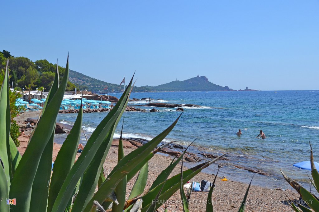 Boulouris aout 2014 22.JPG - Boulouris (commune de Saint-Raphaël), ses plages. Août 2014