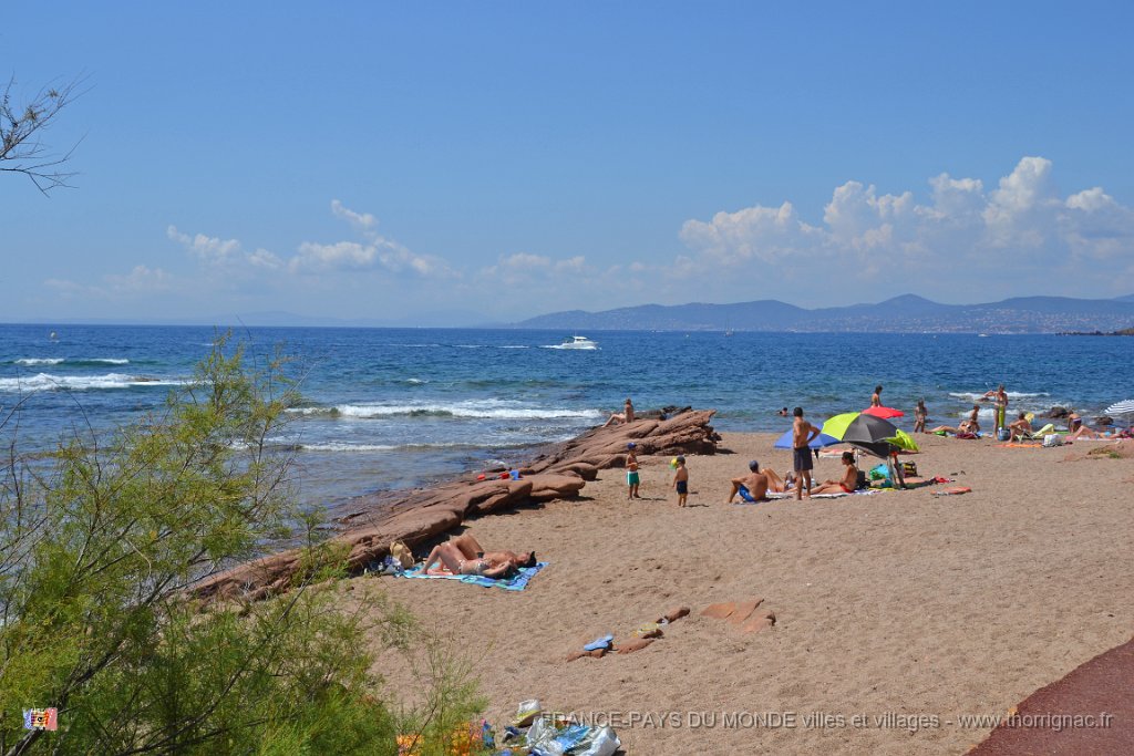 Boulouris aout 2014 25.JPG - Boulouris (commune de Saint-Raphaël), ses plages. Août 2014