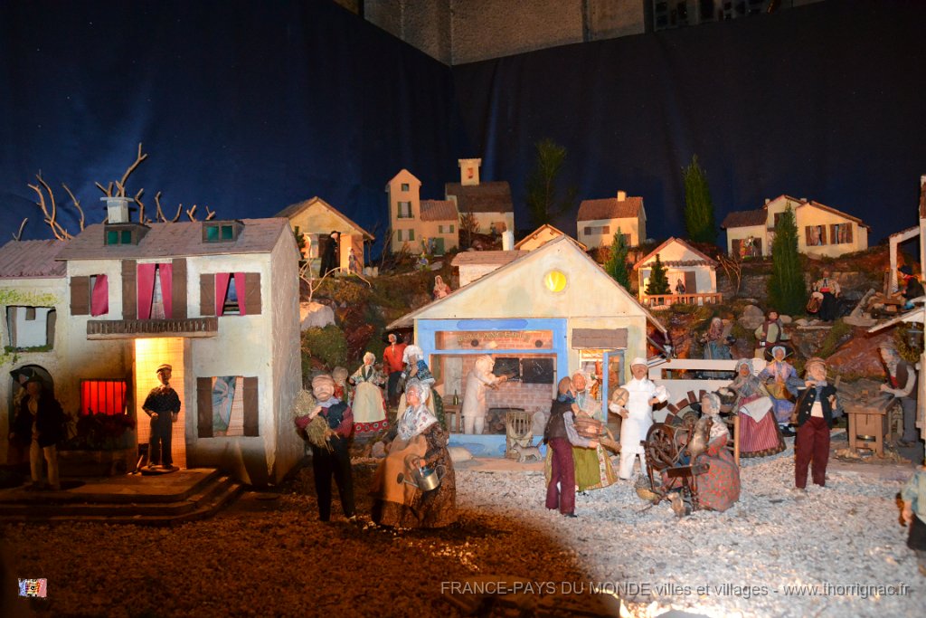 Saint Raphael 31 12 2013 39.JPG - Fête de la Lumière à Saint-Raphaël. La crèche de Notre dame de la Victoire. 31 décémbre 2013