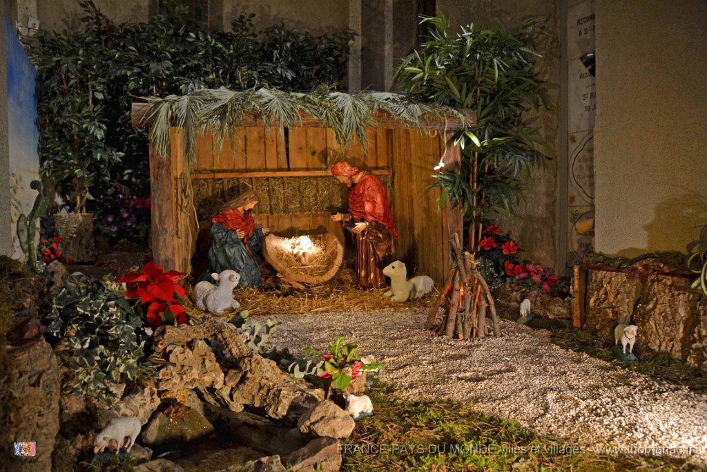 Saint Raphael 31 12 2013 41.jpg - Fête de la Lumière à Saint-Raphaël. La crèche de Notre dame de la Victoire. 31 décémbre 2013