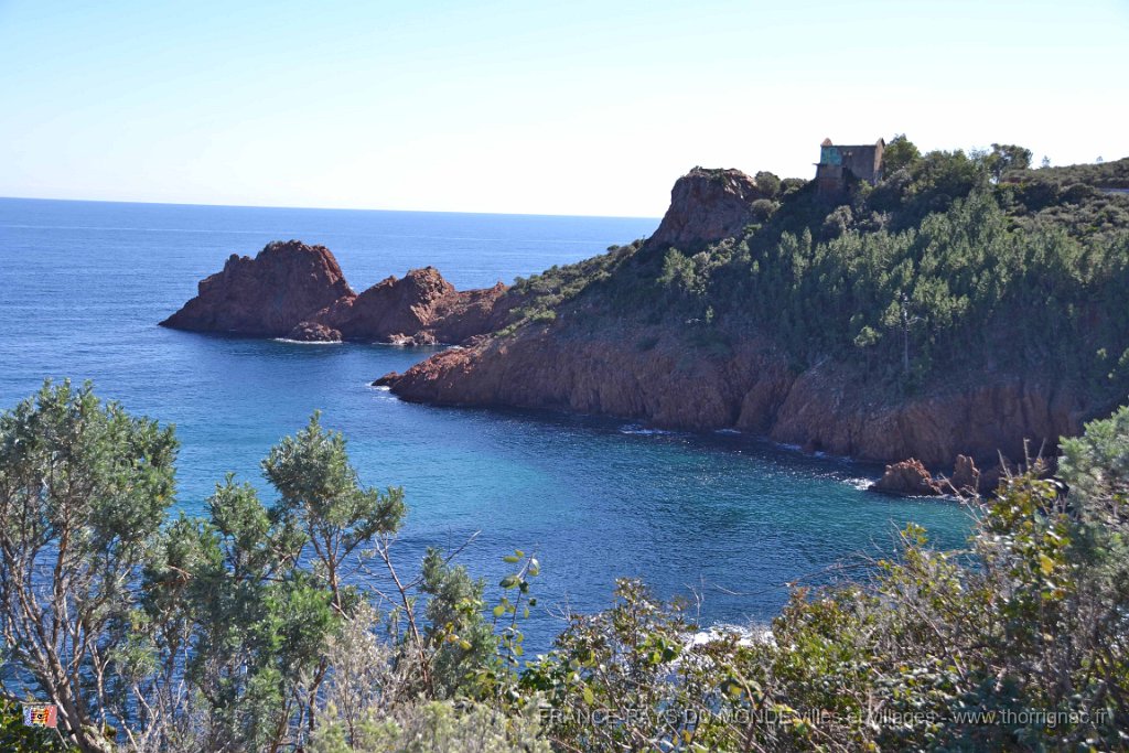 DSC0227.JPG - La corniche d'Or entre Agay et Le Trayas. Calanque de l'Aurelle.26 février 2015.