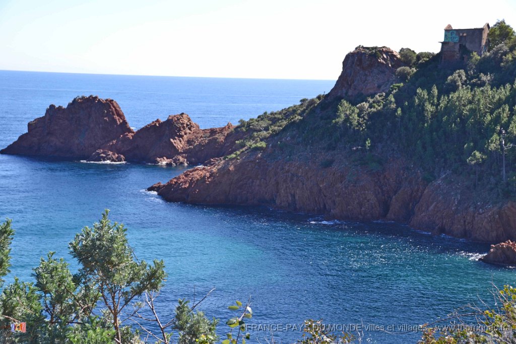 DSC0228.JPG - La corniche d'Or entre Agay et Le Trayas. Calanque de l'Aurelle.26 février 2015.