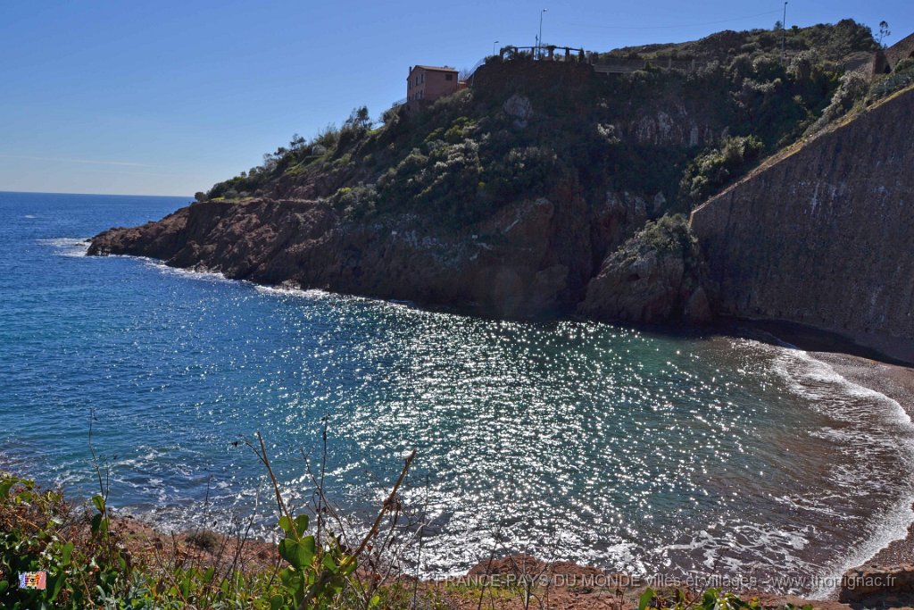 DSC0236.JPG - La corniche d'Or entre Agay et Le Trayas. Calanque de l'Aurelle.26 février 2015.