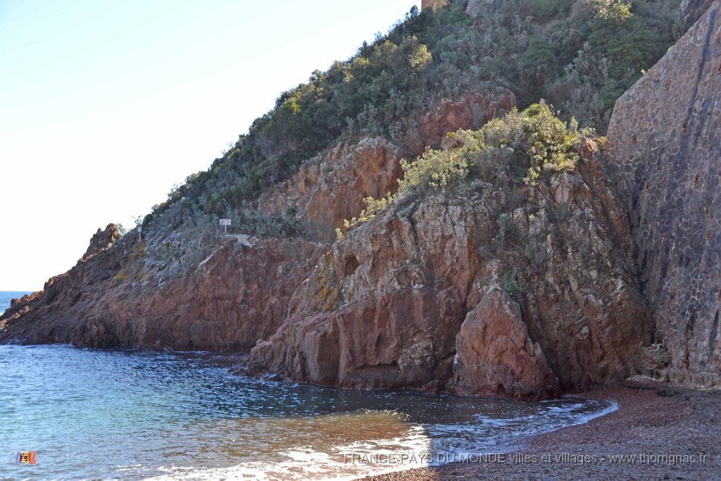 DSC0245.JPG - La corniche d'Or entre Agay et Le Trayas. Calanque de l'Aurelle.26 février 2015.