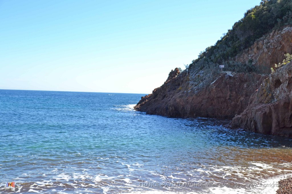 DSC0246.JPG - La corniche d'Or entre Agay et Le Trayas. Calanque de l'Aurelle.26 février 2015.