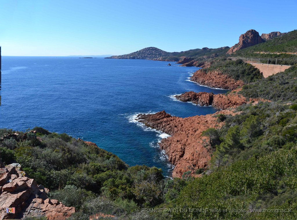 Panorama15.jpg - La corniche d'Or entre Agay et Le Trayas. 26 février 2015.