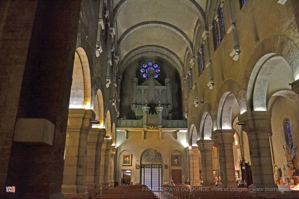 DSC 0317.JPG - Intérieur de la cathédrale Notre Dame Sainte Victoire