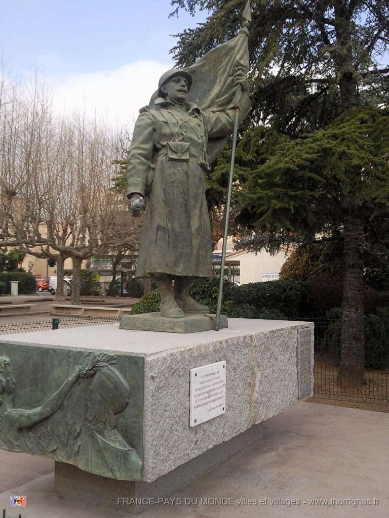 Photo1576.jpg - Le monument de Mascara, place Léon Bourgeois, février 2012