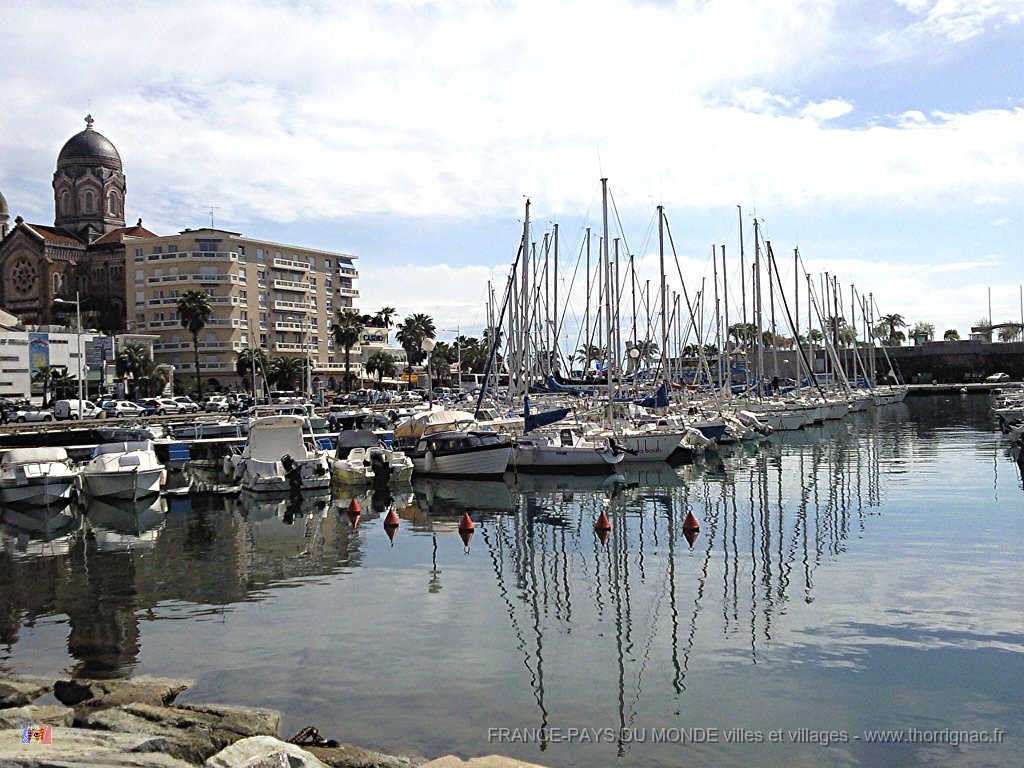 Vieux port St raphael 2.jpg - Le vieux port (14/04/2011)