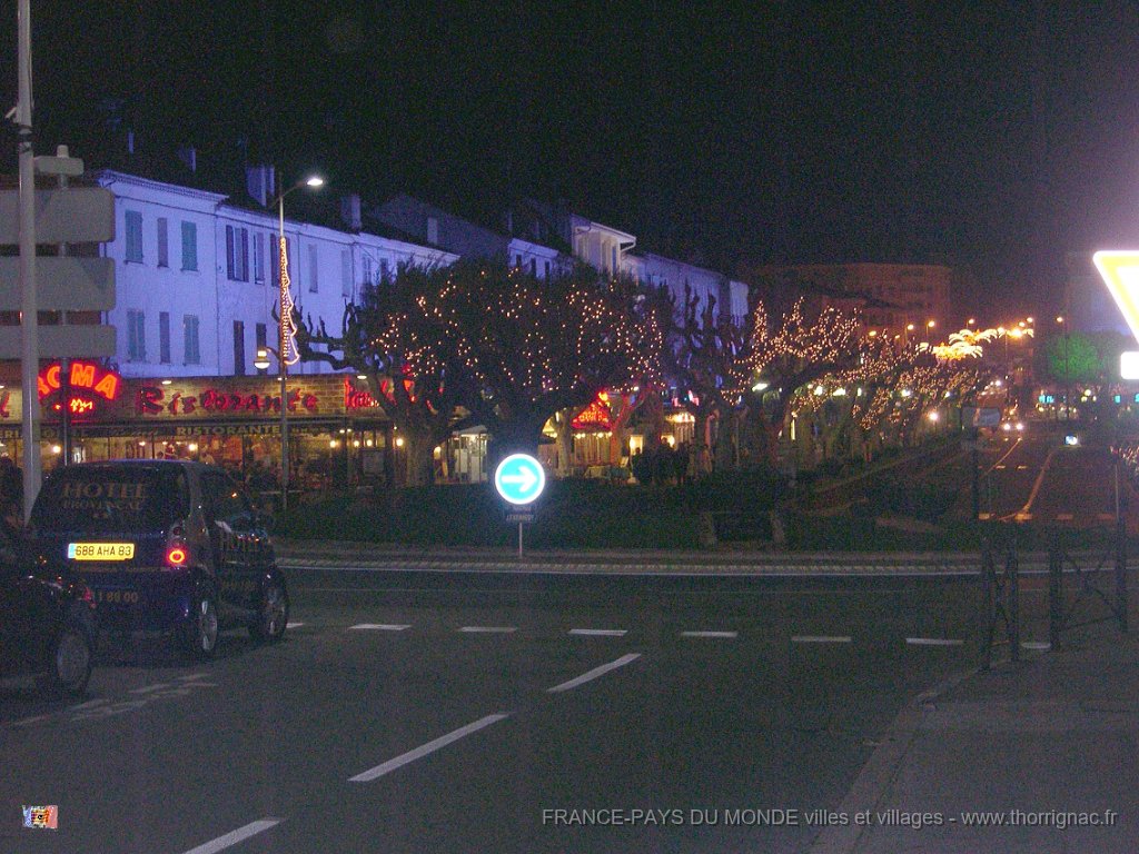 FRue Illuminee.JPG - Illuminations 2005.