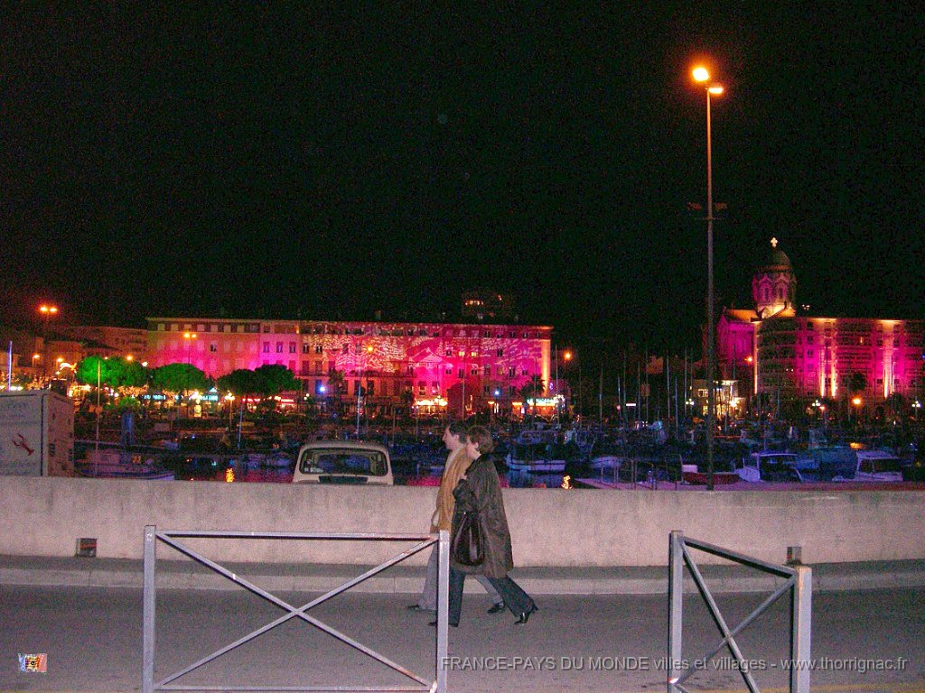GFacade1.JPG - Illuminations 2005.