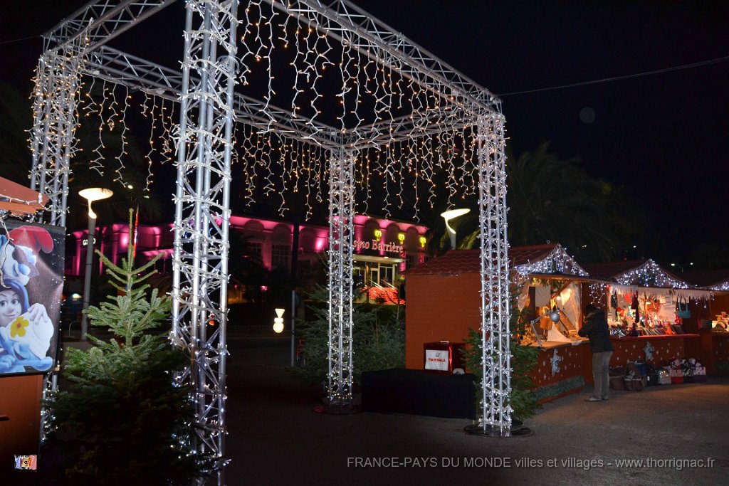 Saint Raphael 12 12 2013 35.JPG - Saint-Raphaël. Le village des Lucioles.11 décembre 2013