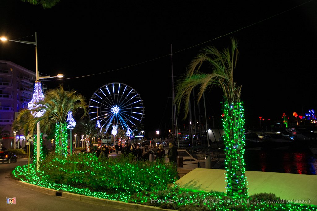 Illuminations St Raphael fin 2017 45.jpg - Saint-Raphaël (83) - Fin d'année 2017.