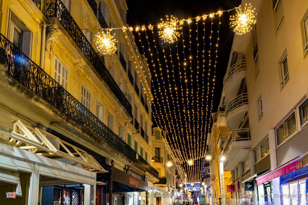 Illuminations Saint Raphael 2020 18.jpg - Saint-Raphaël (83) - Fin d'année 2020.