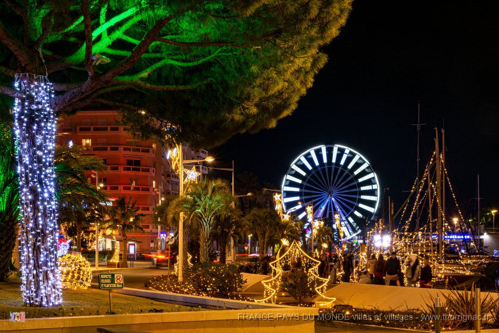 Illuminations Saint Raphael 2020 25.jpg - Saint-Raphaël (83) - Fin d'année 2020.