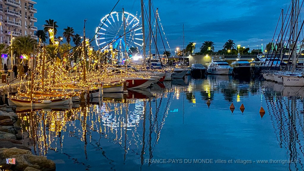 Illuminations Saint Raphael 2020 32.jpg - Saint-Raphaël (83) - Fin d'année 2020.