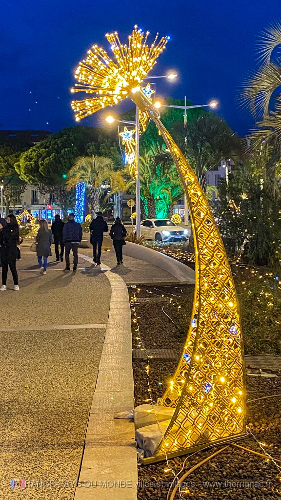 Illuminations Saint Raphael 2020 34.jpg - Saint-Raphaël (83) - Fin d'année 2020.