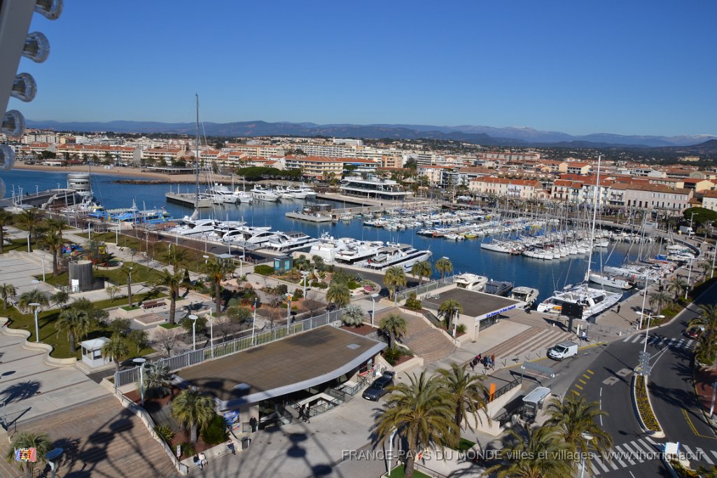 DSC0097.JPG - Le jardin Bonaparte et le port.26 février 2015