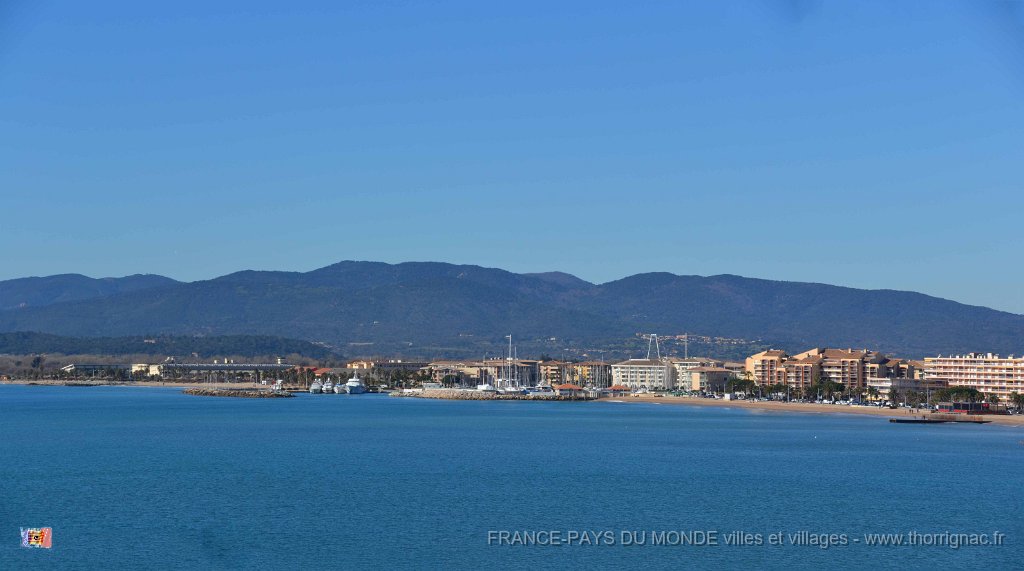 Panorama15.jpg - Le port de Fréjus.26 février 2015