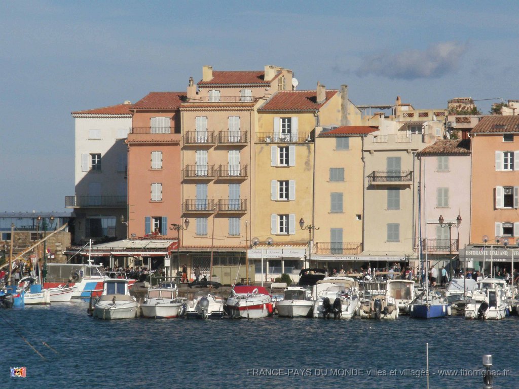 DSCF6862.JPG - Les façades longeant le port