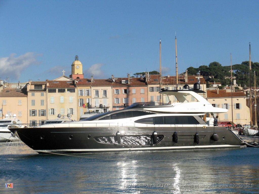 DSCF6870.JPG - Un yatch parmi d'autres
