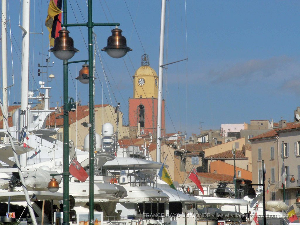DSCF6880.JPG - Le clocher et le port