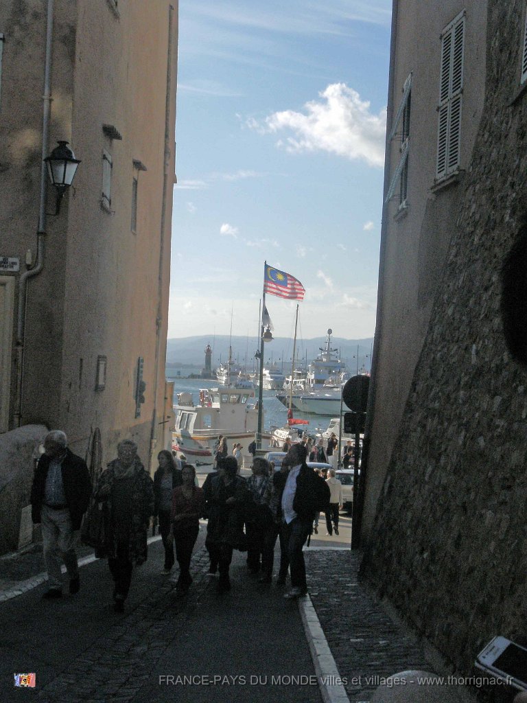 DSCF6957.JPG - Ruelle aboutissant au port