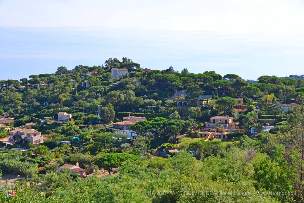 Saint Tropez 10 octobre 2015 127.JPG - Saint-Tropez. Quartier VIP, à droite, l'ancienne maison de Thierry Le Luron. 10 octobre 2015.