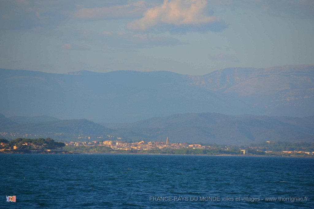 Saint Tropez 10 octobre 2015 241.JPG - Vue sur Fréjus. 10 octobre 2015.
