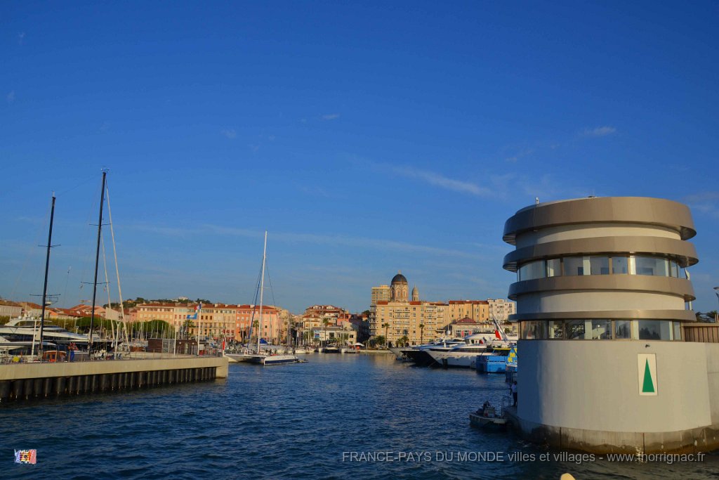 Saint Tropez 10 octobre 2015 261.JPG - Retour au port de Saint-Raphaël, 17H50. 10 octobre 2015.