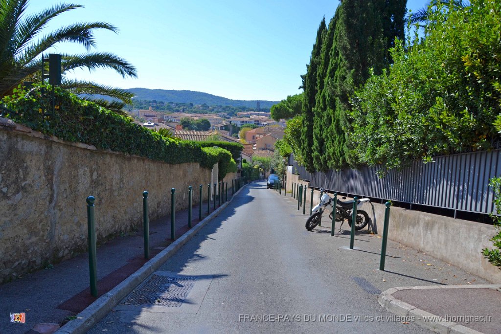 Saint Tropez 10 octobre 2015 95.JPG - Saint-Tropez. La montée vers la citadelle. 10 octobre 2015.