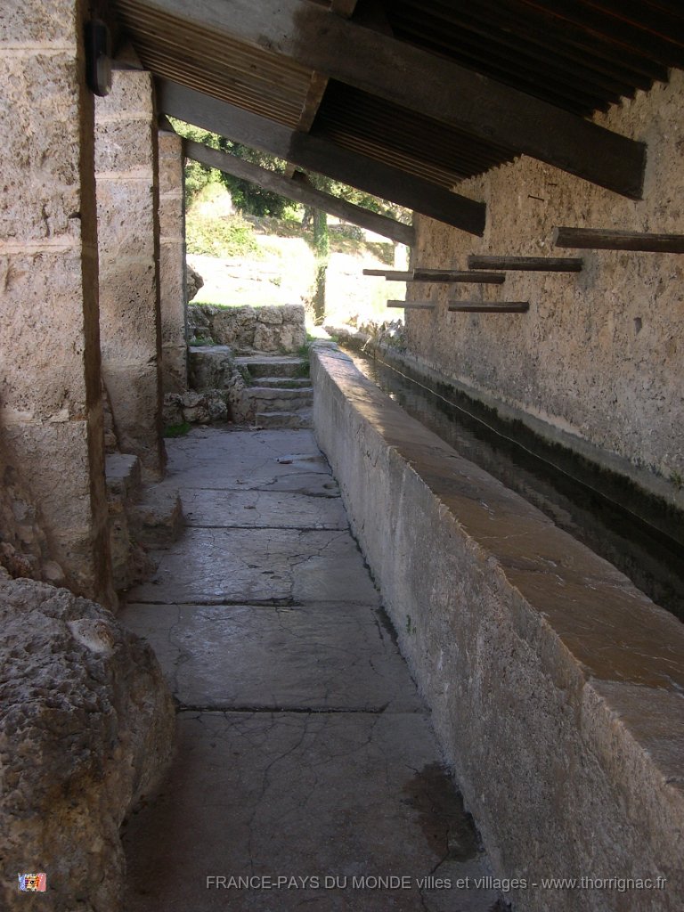 DSCN2368.JPG - Le lavoir.