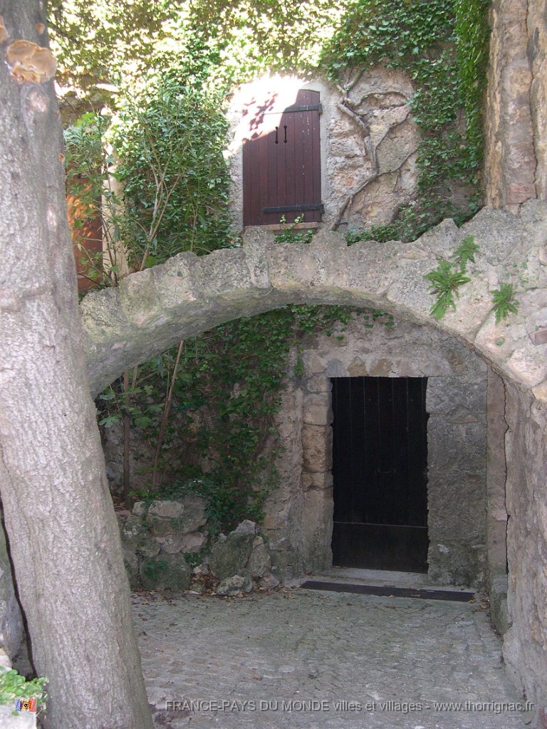 DSCN2371.JPG - Tourtour.